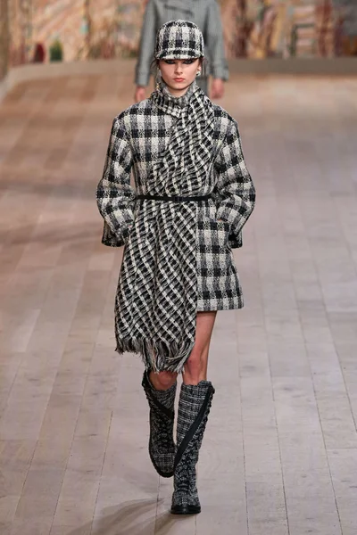 Look 23